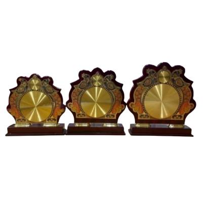 Memento Diamond Peacock/Wooden memento/Corporate memento